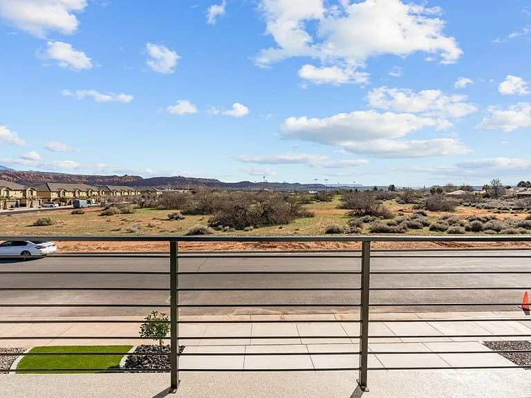 2433 Patricia Dr — Photo 33