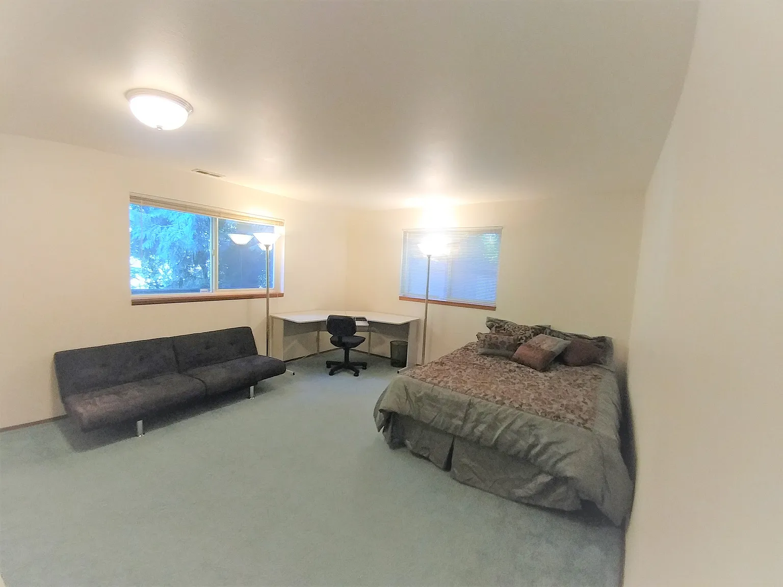 NE 205th St, Lake forest park — Photo 1