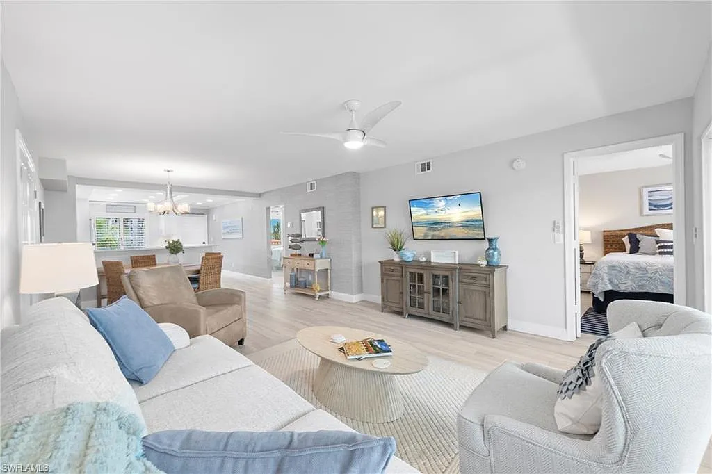 10684 Gulf Shore Dr — Photo 3