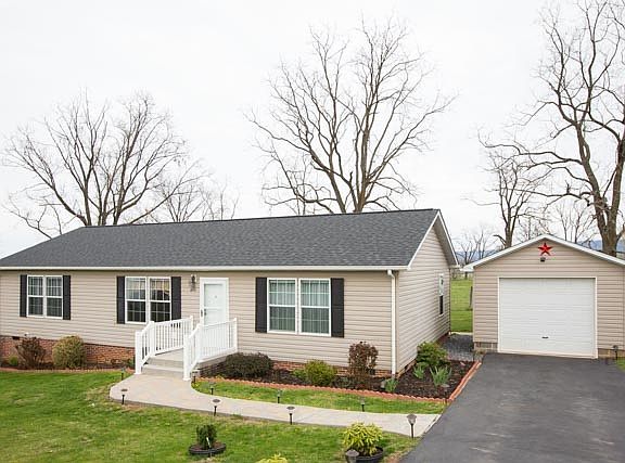 3rd image of 1840 Cobblestone Dr