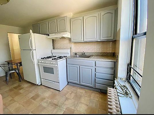1st image of 651 Degraw St #2