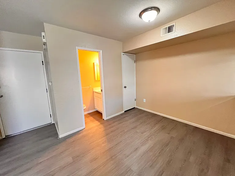 8111 Laborough Dr — Photo 8