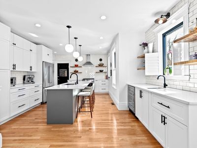 126 Lincoln St #1, Newton, MA, 02461