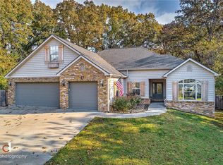 27 Taylor Dr, Bella Vista, AR 72714