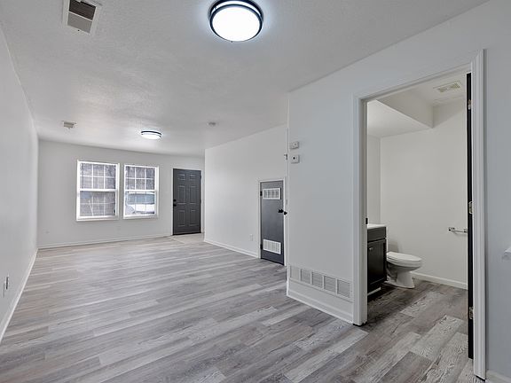 3rd image of 321 W South Ave #11207304