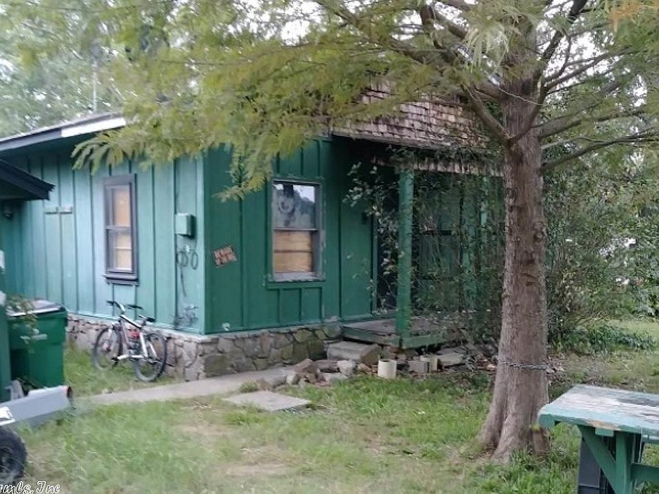 2nd image of 15 Crum Dr