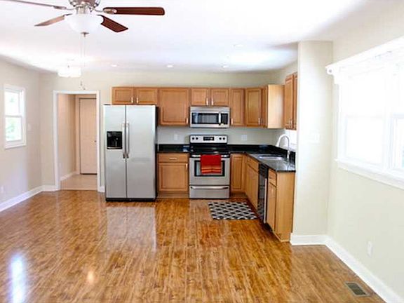 3rd image of 8239 Barkwood Dr