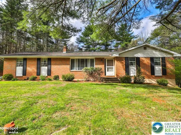 7262 Mount Eaton Rd, Saylorsburg, PA 18353