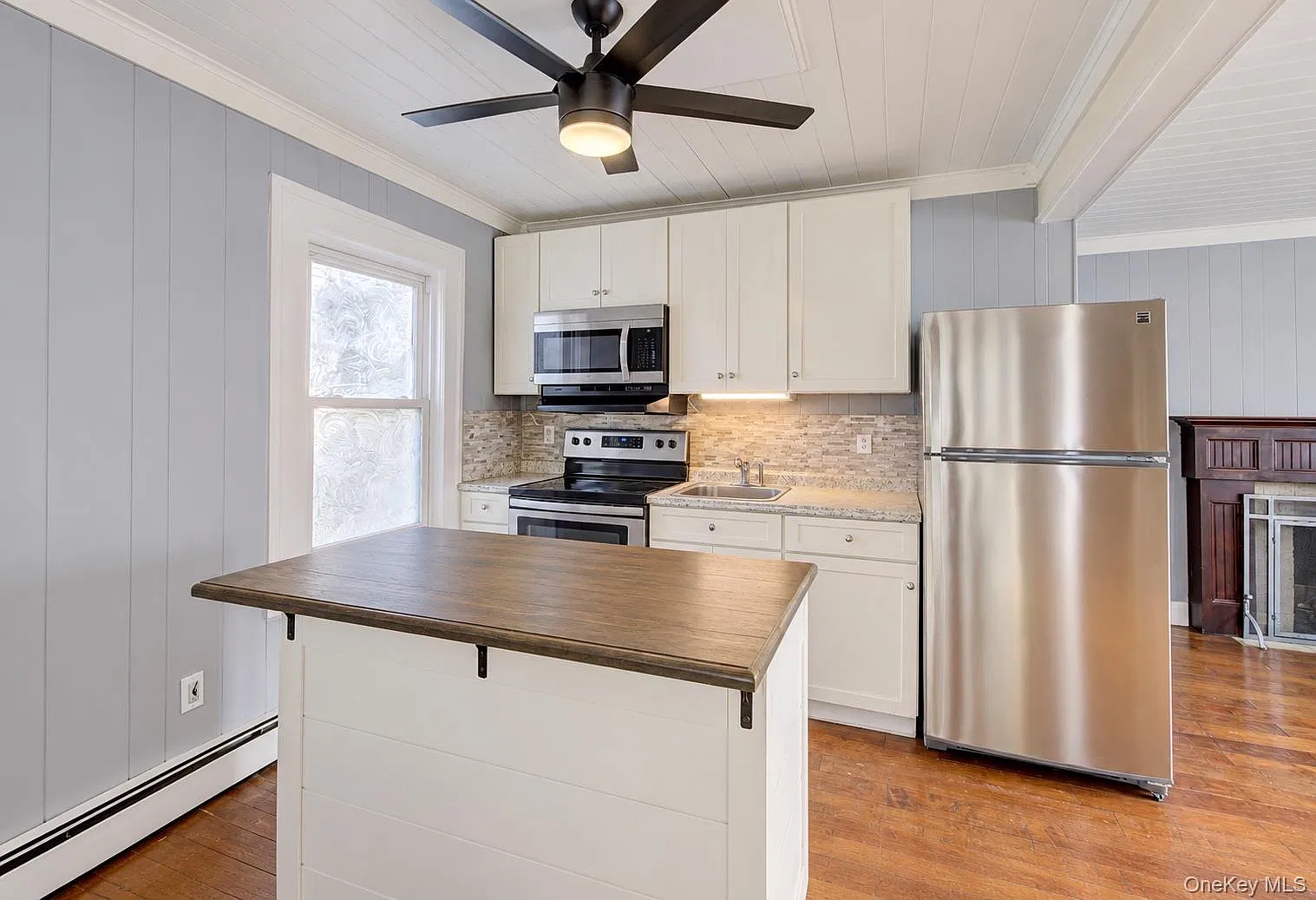 2 bed, 1.0 bath, 1388 sqft, $3,000 — Photo 2