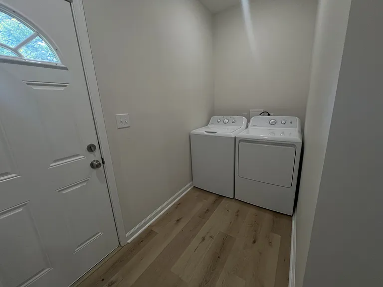 2324 Wilson Ave — Photo 15