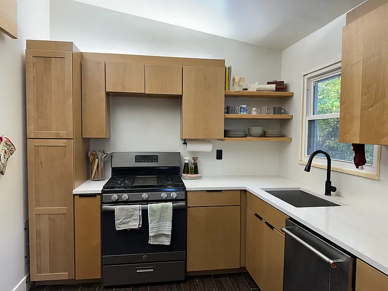 34 Upper Hillside Dr — Photo 2