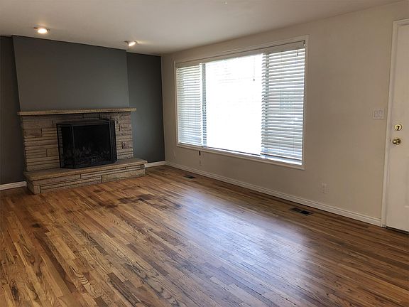 4th image of 3554 S Park Meadows Cir