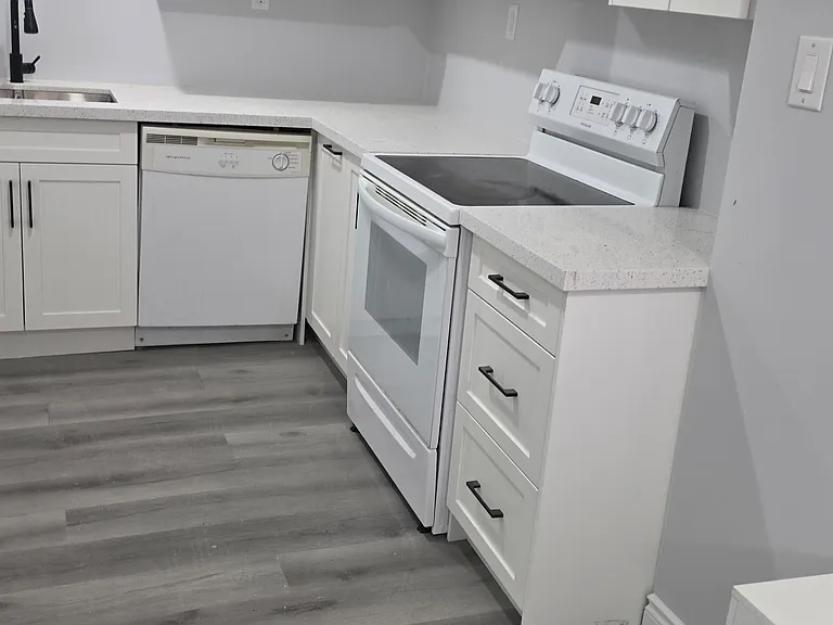 81 Smith Dr #BASEMENT — Photo 3