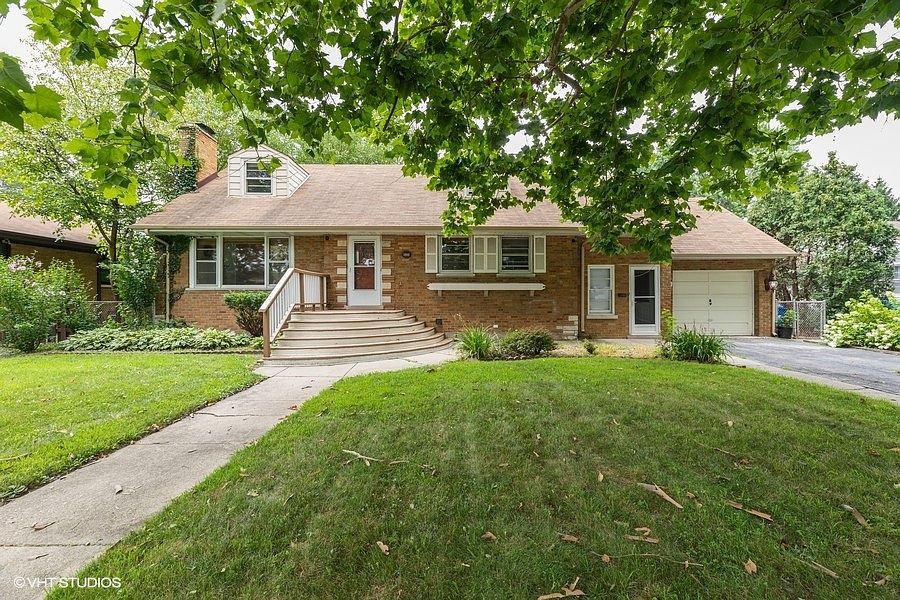 1st image of 545 E 160th Pl