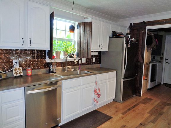 5th image of 5057 Tricia Pl