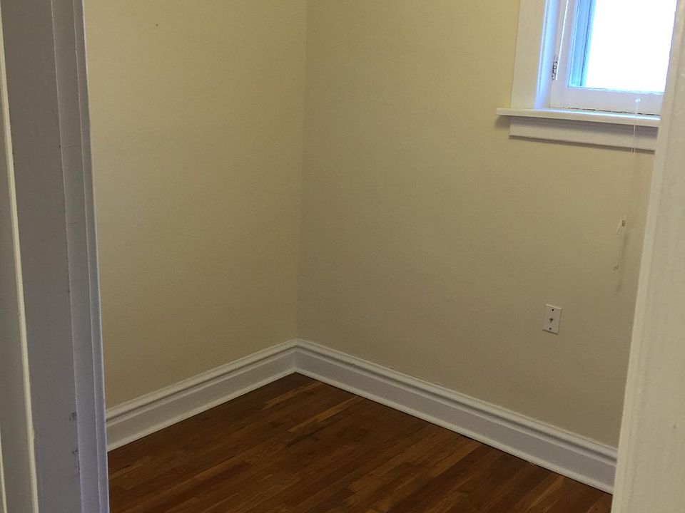 1st image of 1136 Moorlands Dr