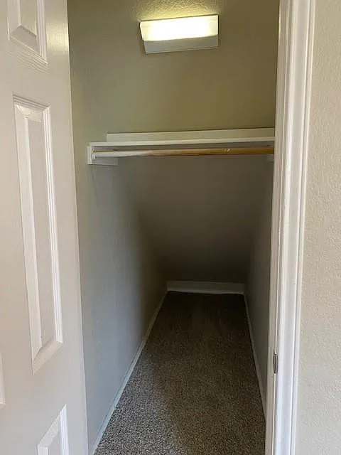 2818 Southampton Way — Photo 4