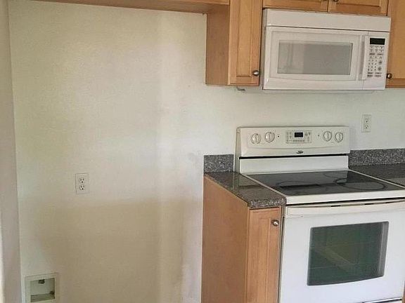 5th image of 88 N Jackson Ave Unit 212