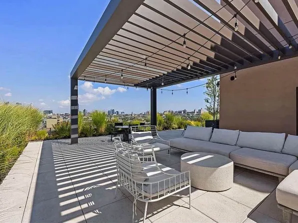 262 9th Street image 25 of 37