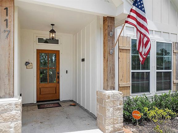 2nd image of 117 Acacia Street