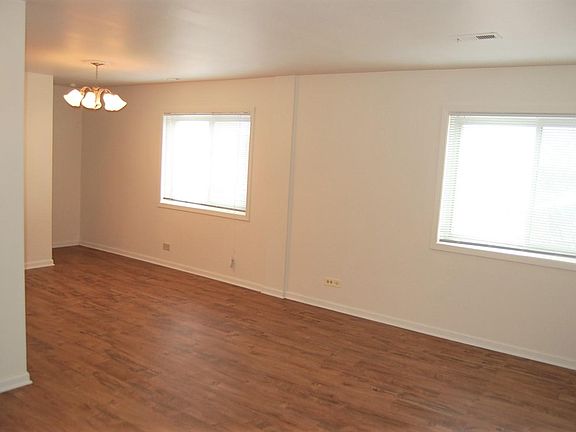 3rd image of 228 Des Plaines Ave APT 401