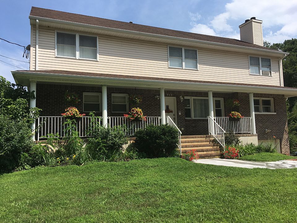 1st image of 717 Coolidge Ave