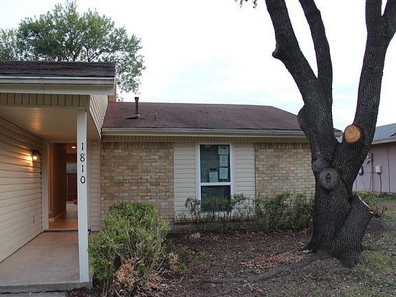 3rd image of 1810 Caldwell Dr
