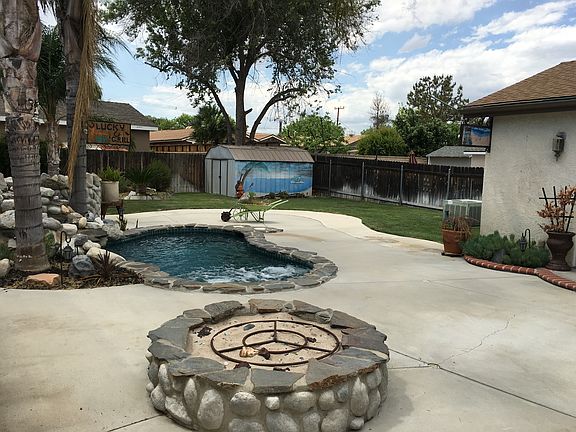 Beautiful oasis back yard