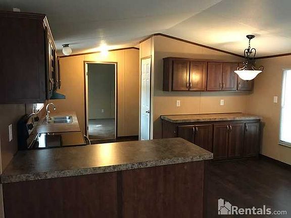 3rd image of 130 Yates Cir