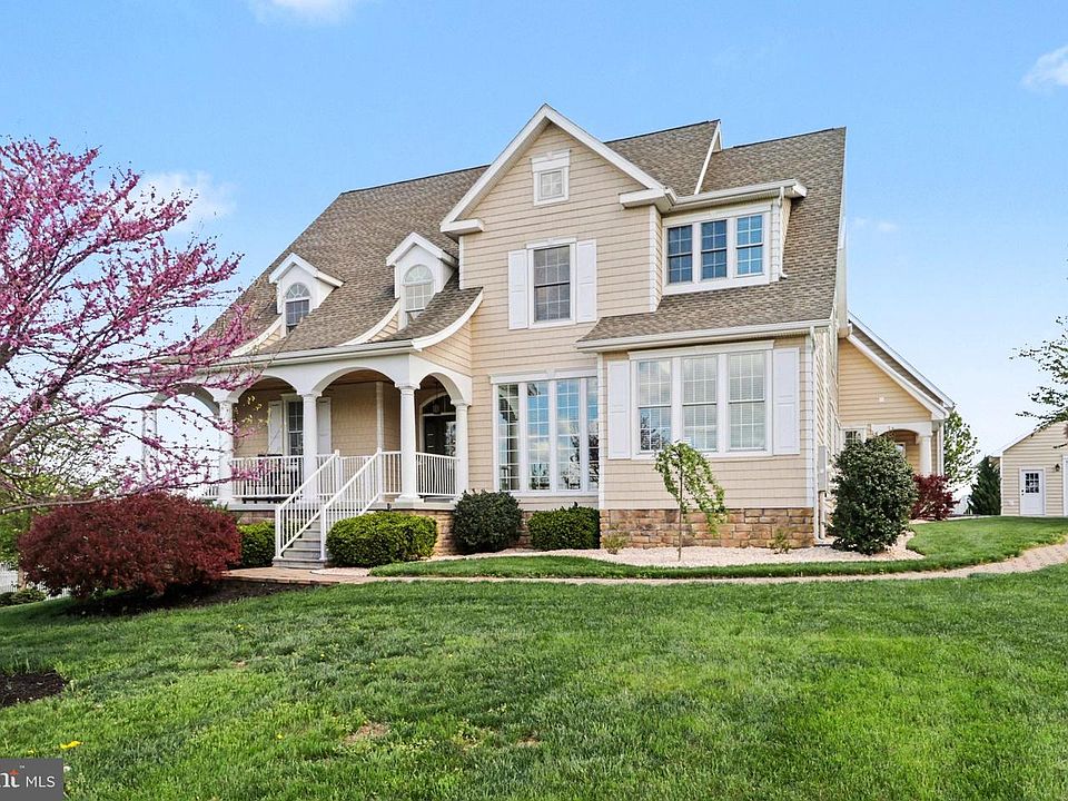 1st image of 20 Peyton Dr