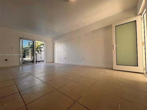 3rd image of 1033 Lenox Ave APT 209