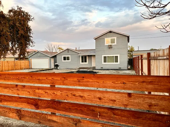 558 S Walnut Street, Porterville, CA 93257