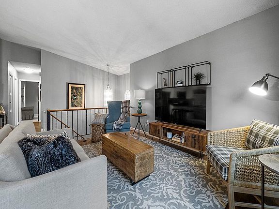 5th image of 1121 Aston Cir