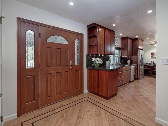 3rd image of 18860 Westview Dr