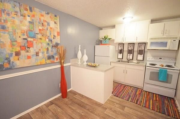 2nd image of 1300 Parker Ln APT 202