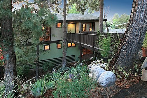1st image of 407 Cherry Dr