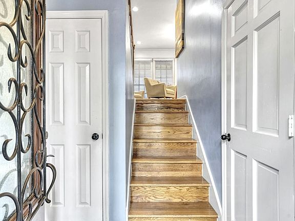4th image of 401 Bowling Ave Unit 21