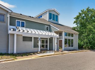 1392 Carling Dr APT 103, Saint Paul, MN 55108
