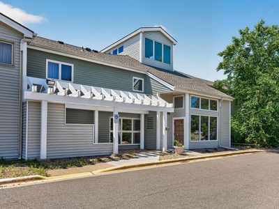 1392 Carling Dr APT 103, Saint Paul, MN, 55108