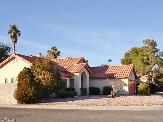 2nd image of 4805 Pinon Dr
