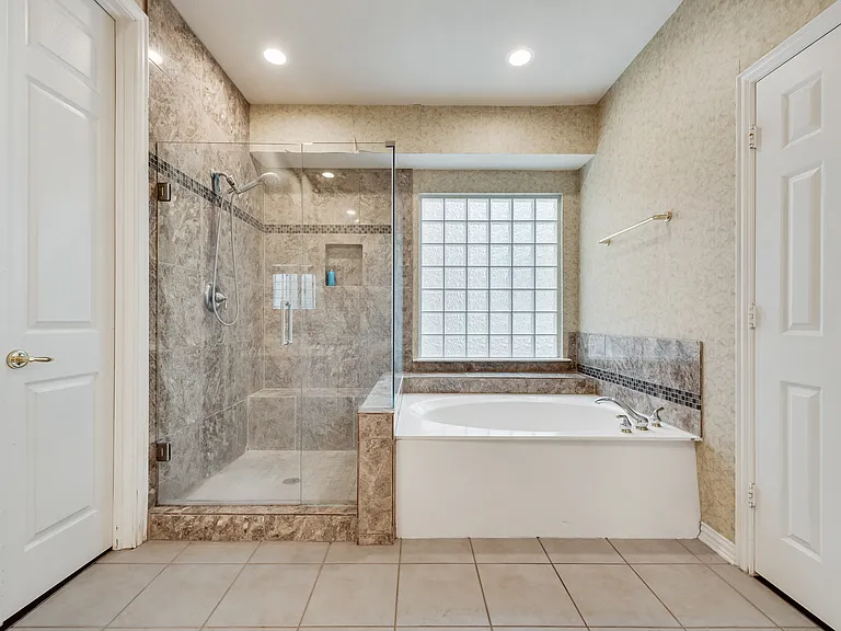 4205 Tiffany Dr — Photo 16