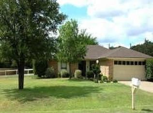 412 Country Meadow Dr, Mansfield, TX 76063