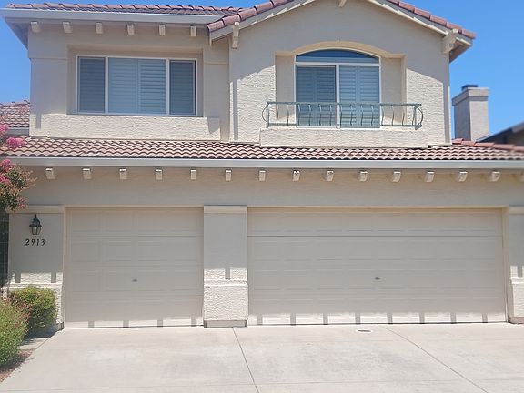 2nd image of 2913 Prado Ln