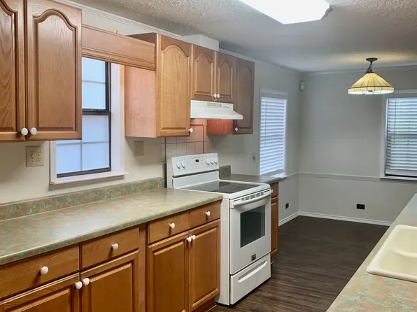 2121 Windy Hill Rd #A, Kyle, TX 78640