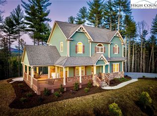 5604 Rocky Falls Ln, Lenoir, NC 28645