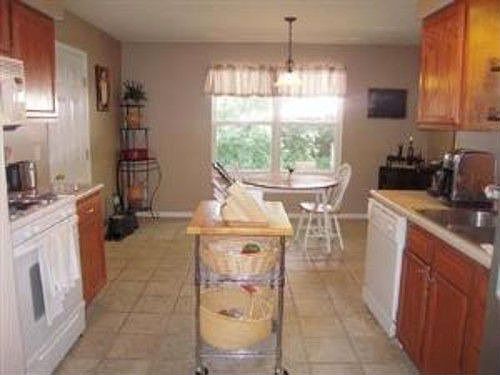4th image of 806 Canute Ct