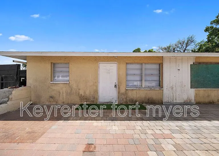 464A Carolina Ave — Photo 2