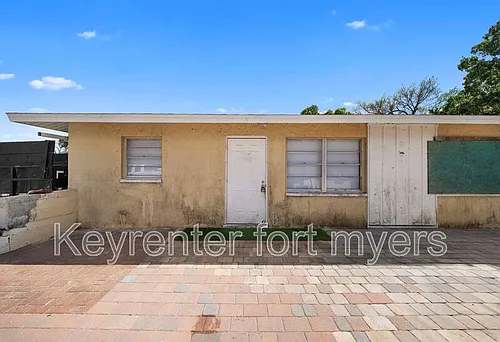 464A Carolina Ave Photo 1