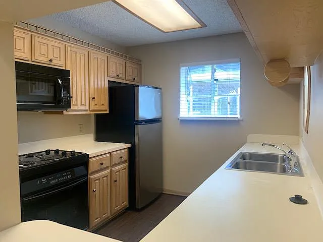 1301 Bent Tree Ln — Photo 4