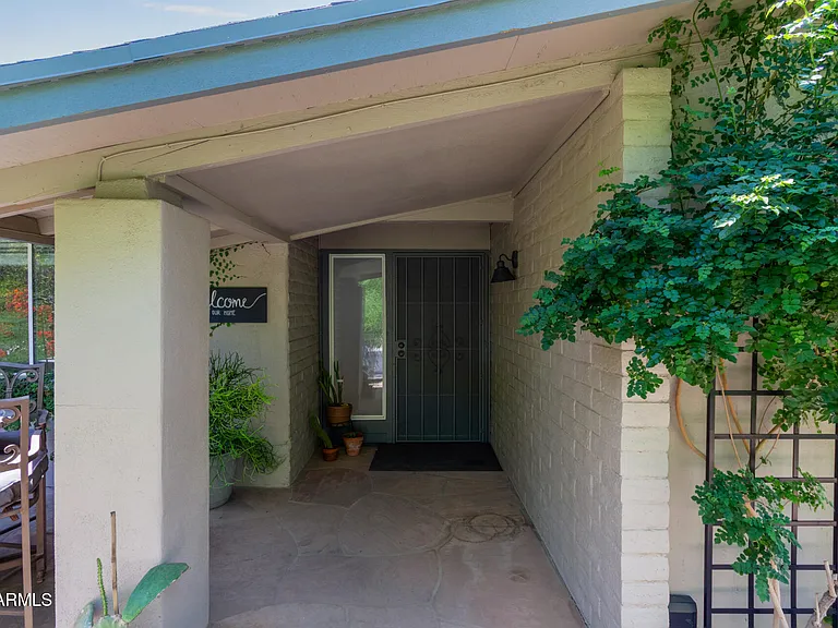 1347 W Lobo Ave — Photo 4